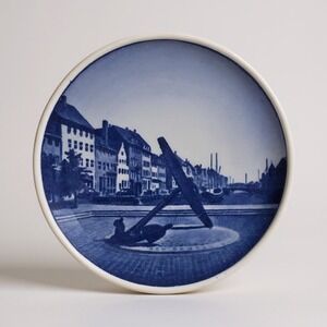 Royal Copenhagen Mindesmærket Nyhavn Plaquette 2010 #55 Mini Plate Anchor